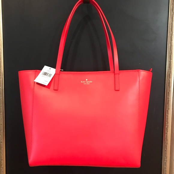kate spade Handbags - NWT large Kate ♠️ Spade RED purse